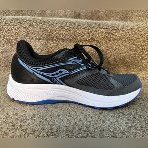 Saucony Women’s Cohesion Sneakers in Excellent Condition!